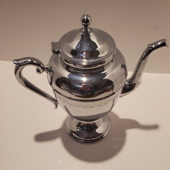Silverplate Teapot W Fleur De Lis Style Border Vintage App 9.75"H & 10"L - Picture 2 of 10